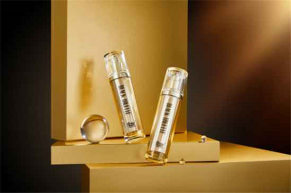 季泉黑松露精华液出圈，品质国货引抗皱护肤热潮