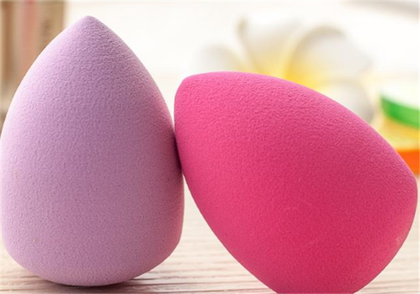 上隔离美妆蛋要打湿吗，怎么选择不吃粉的美妆蛋