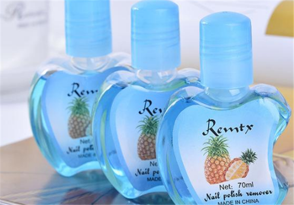 卸甲水对皮肤有伤害吗，卸甲水有腐蚀作用吗