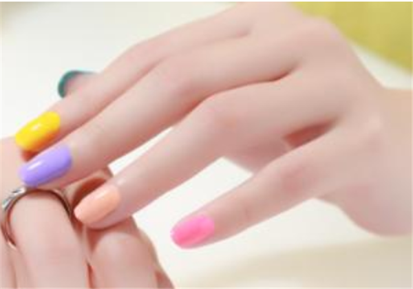 水性指甲油对人体有危害吗​，水性指甲油有点干了怎么稀释