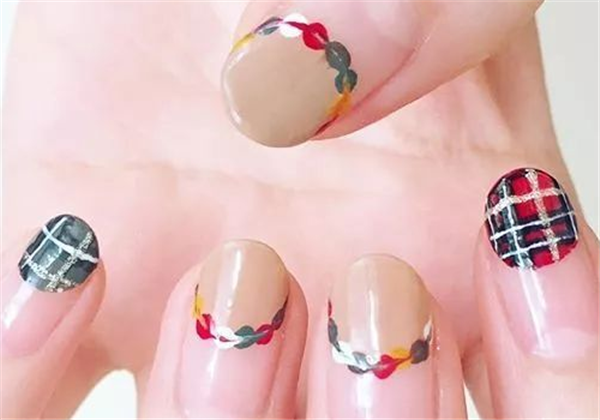 指甲油干了还能继续用吗，​指甲油干了可以加香水吗