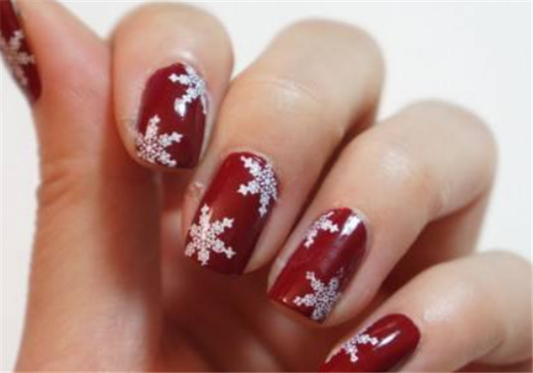 亮油怎么用，​亮油和透明指甲油的区别