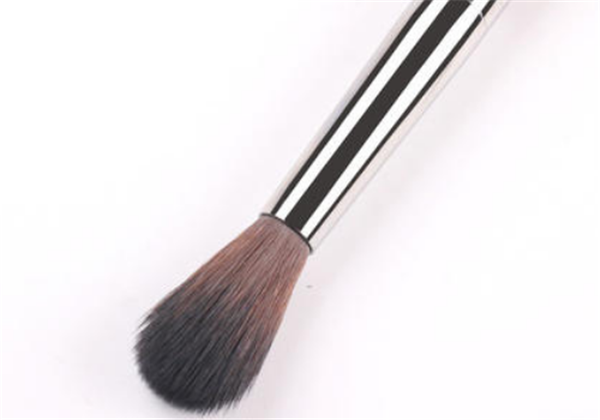 鼻影刷什么形状好​，鼻影刷可以用眼影刷代替吗