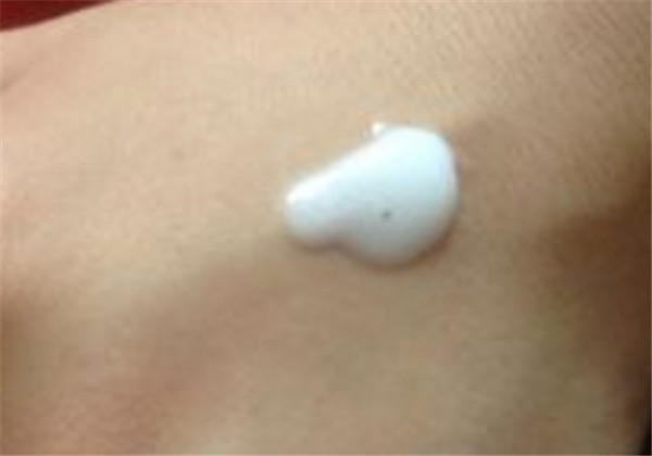 精华乳需要天天用吗，可以整脸都用吗