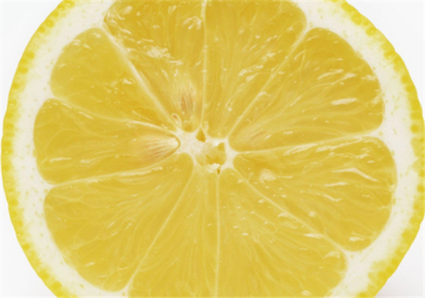 柠檬汁可以去黑头吗，可以直接敷脸吗