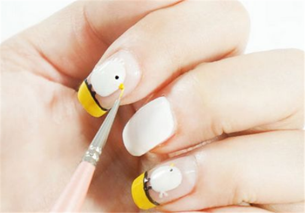 甲油胶用什么灯能照干，手机灯光可以照干吗
