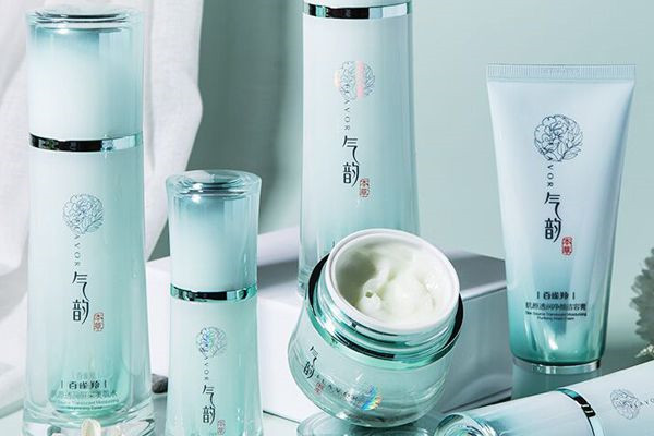 50岁用百雀羚哪款好