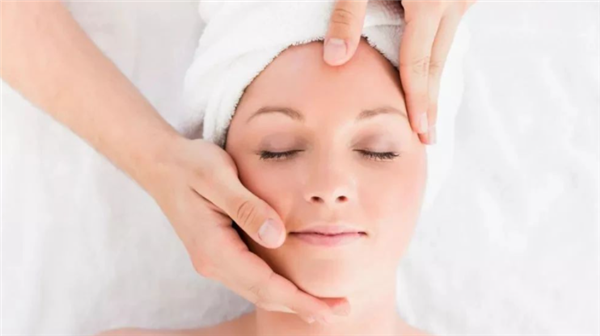 如何防止秋冬季皮肤敏感烂脸，秋冬护肤指南