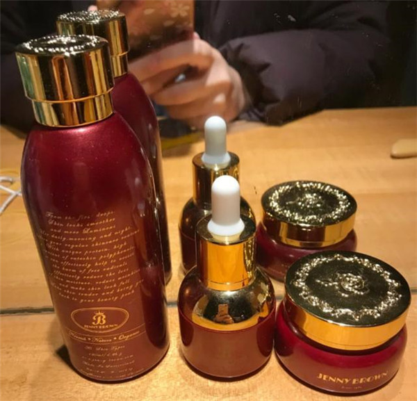 全球5大顶级“奢侈贵妇护肤品”，最贵高达上万元，真心值得买吗