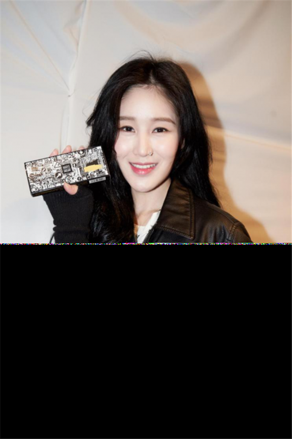 玛丽黛佳携手最潮咖位时髦精 打造首尔时装周超chic妆容