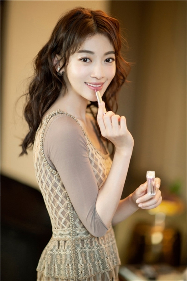 DIOR迪奥粉剧场 | 看TA，如何用唇妆飙戏！