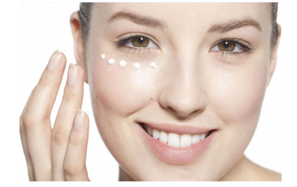 「眼霜」到底有没有用深扒它的谎言和真相