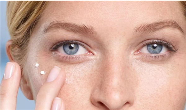 “眼霜”到底有没有用？深扒它的谎言和真相