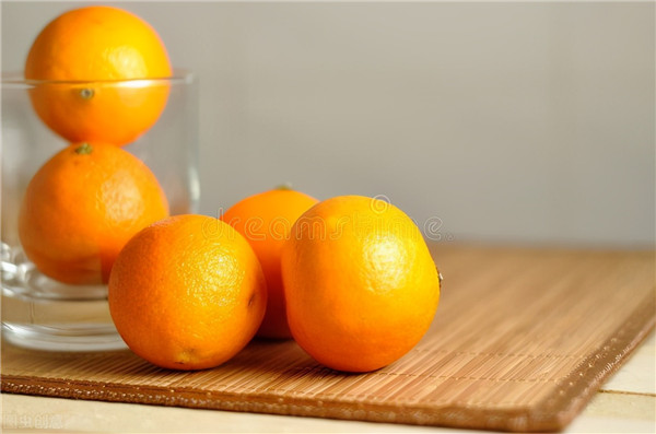 不想被叫“老女人”，4种水果要记得忌口，利于养护肌肤