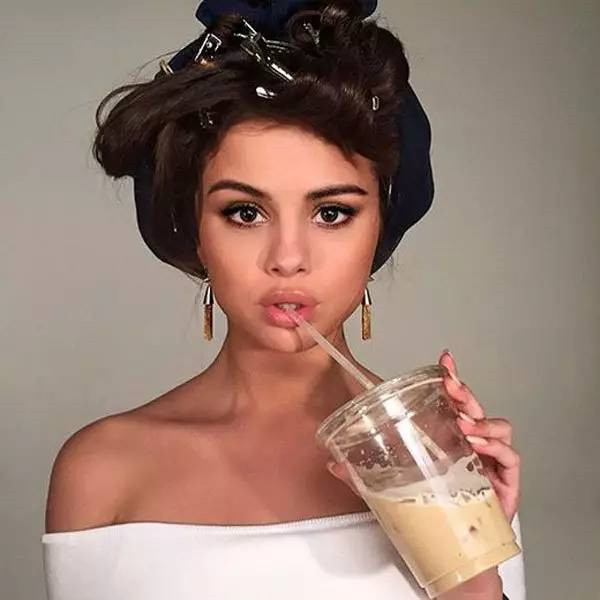 想要比同龄人老得慢,坚持这3个好习惯,皮肤会逐渐细腻有光泽