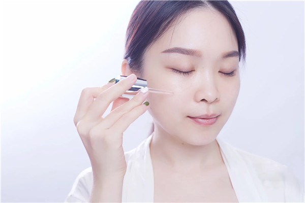 想要比同龄人老得慢,坚持这3个好习惯,皮肤会逐渐细腻有光泽