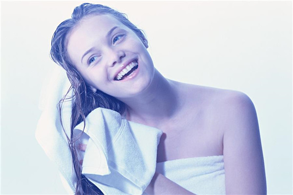 如何洗头更健康一些洗头发的误区，要尽量远离