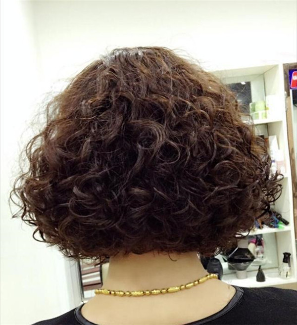 中年女性烫头显老?教你几招,避开雷区又时髦