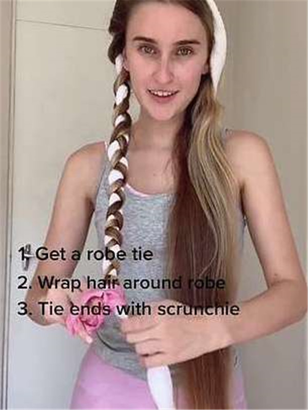 澳洲女子5年没剪头发，如今长到1米，洗后要3个小时才能干