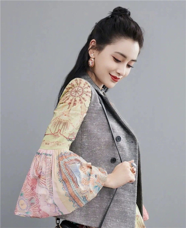 “手残”不会扎丸子头？教你3个小技巧，减龄还俏皮，解决小尴尬