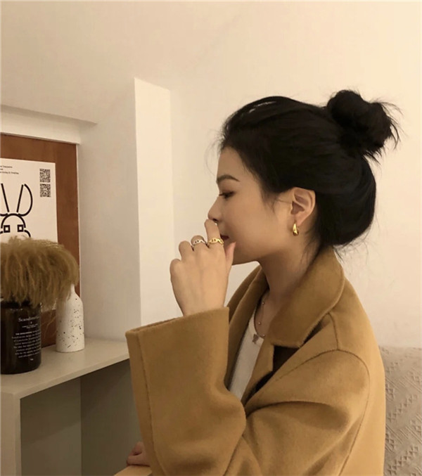 “手残”不会扎丸子头？教你3个小技巧，减龄还俏皮，解决小尴尬