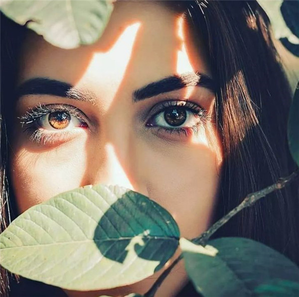 除了拍照磨皮还不够，欧美女生迷上了人工磨皮