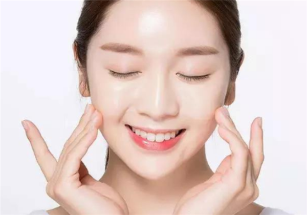 想要皮肤光滑简单，改掉五个坏习惯，「青春痘」都不敢靠近你