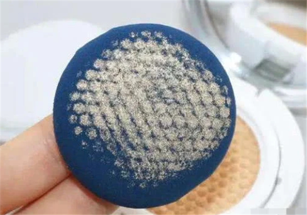 粉扑是按压还是擦，清洗后是按压挤水还是拧搓