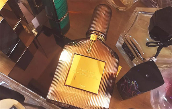 冬天适合用什么香水，让你置身花丛中