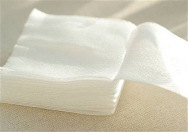 化妆棉需要先用水打湿吗​，化妆棉用途有哪些