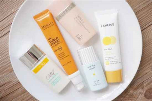 防晒霜的有效期一般是多久，防晒霜开封后多久不能用