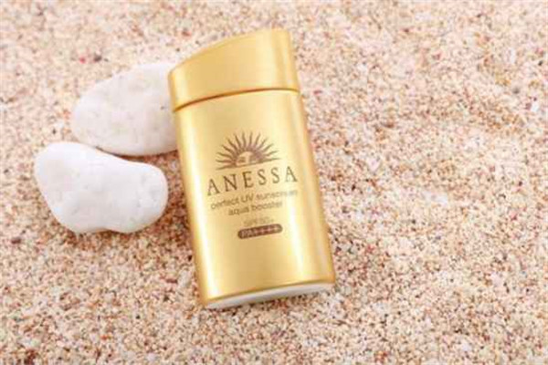 防晒霜会不会闷痘痘，防晒霜怎么避免闷痘