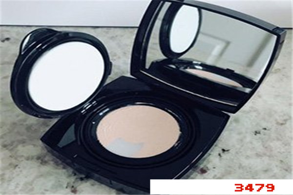 香奈儿气垫水粉底怎么选色号，香奈儿气垫色号10和12