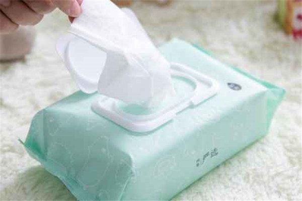 卸妆湿巾伤皮肤吗，卸妆湿巾可以当普通湿巾擦脸吗