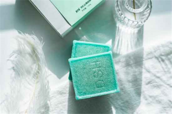 除螨皂可以和洗面奶一起用吗，除螨皂能和去角质的一起用吗