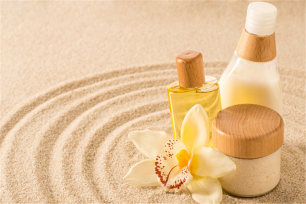 烟酰胺原液对皮肤的功效与作用，烟酰胺原液对皮肤的副作用