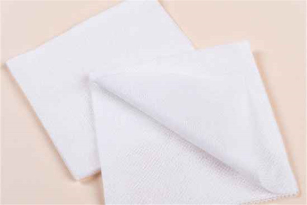 洗脸巾好还是毛巾好，洗脸巾的好处和坏处