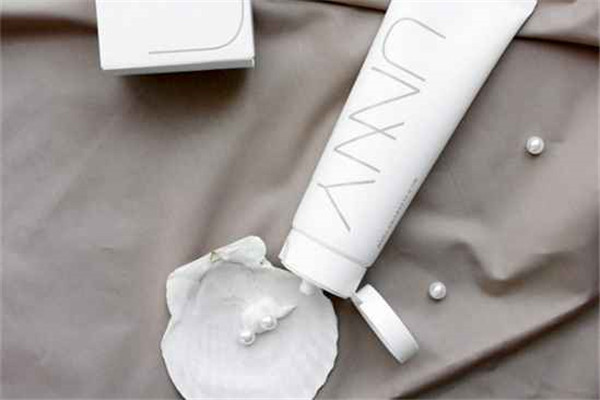 氨基酸洗面奶会不会烂脸，氨基酸洗面奶会导致长痘吗