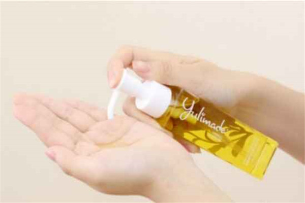 卸妆油需要用化妆棉吗，卸妆油什么牌子好用