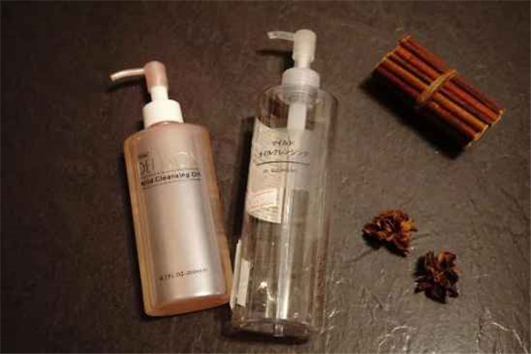 卸妆油可以天天使用吗，卸妆油可以用来洗脸吗