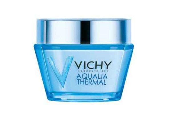 保湿霜晚上睡觉可以用吗，保湿霜可以代替水乳吗