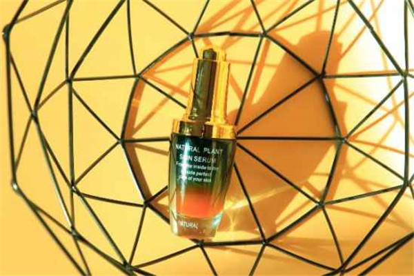 虾青素精华液会过敏吗，虾青素精华液会使皮肤变黄吗