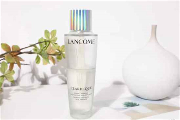 化妆水用后有刺痛感什么原因，化妆水洗完脸后用吗