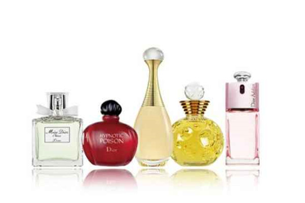 香水是易燃易爆物品吗，香水是香精和什么的混合物