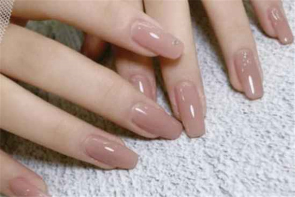 甲油胶有颗粒怎么回事，甲油胶有点粘稠怎么办