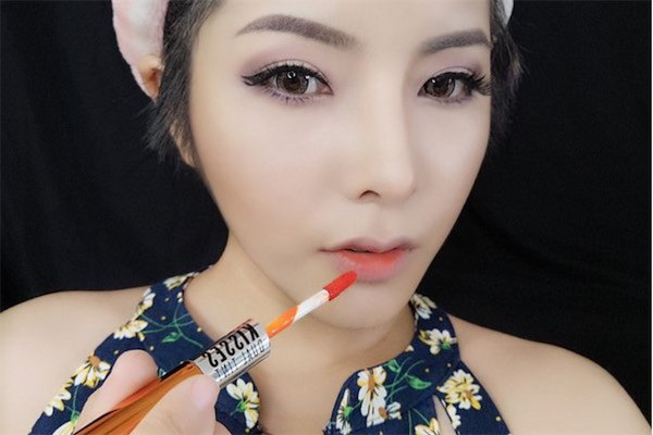 cos唇妆怎么画
