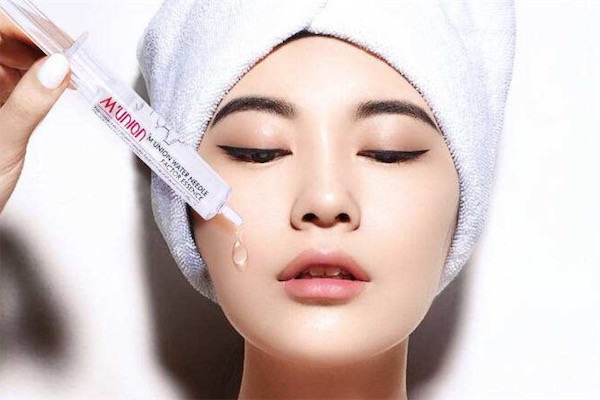 玻尿酸精华液的使用方法是什么