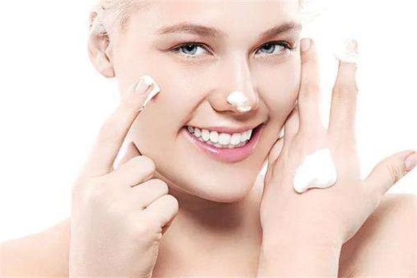 乳霜和乳液的区别有哪些