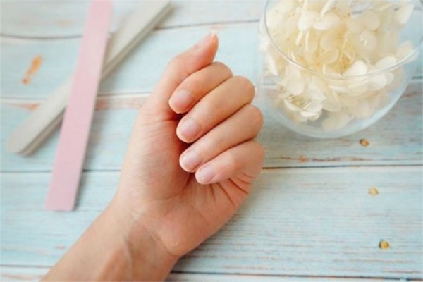 小窍门怎么卸假指甲