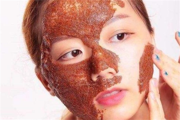 海藻面膜要洗脸吗